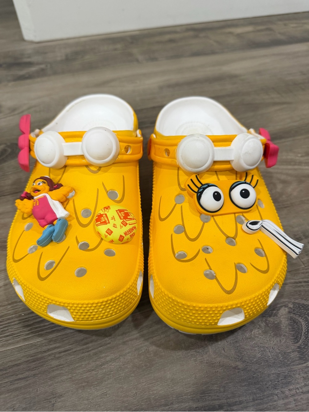 McDonald’s x Crocs Classic Clog “Birdie” Jibbitz Size M7/W9 Limited Edition